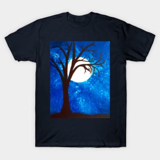 A moonlit blue nightsky in winter bare tree spooky eerie T-Shirt